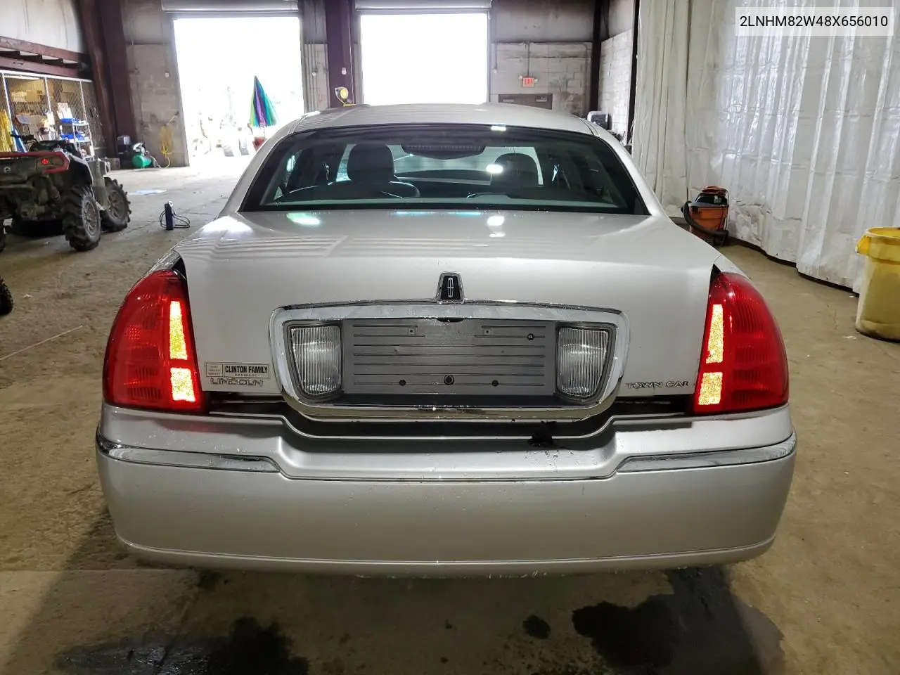 2008 Lincoln Town Car Signature Limited VIN: 2LNHM82W48X656010 Lot: 62636395