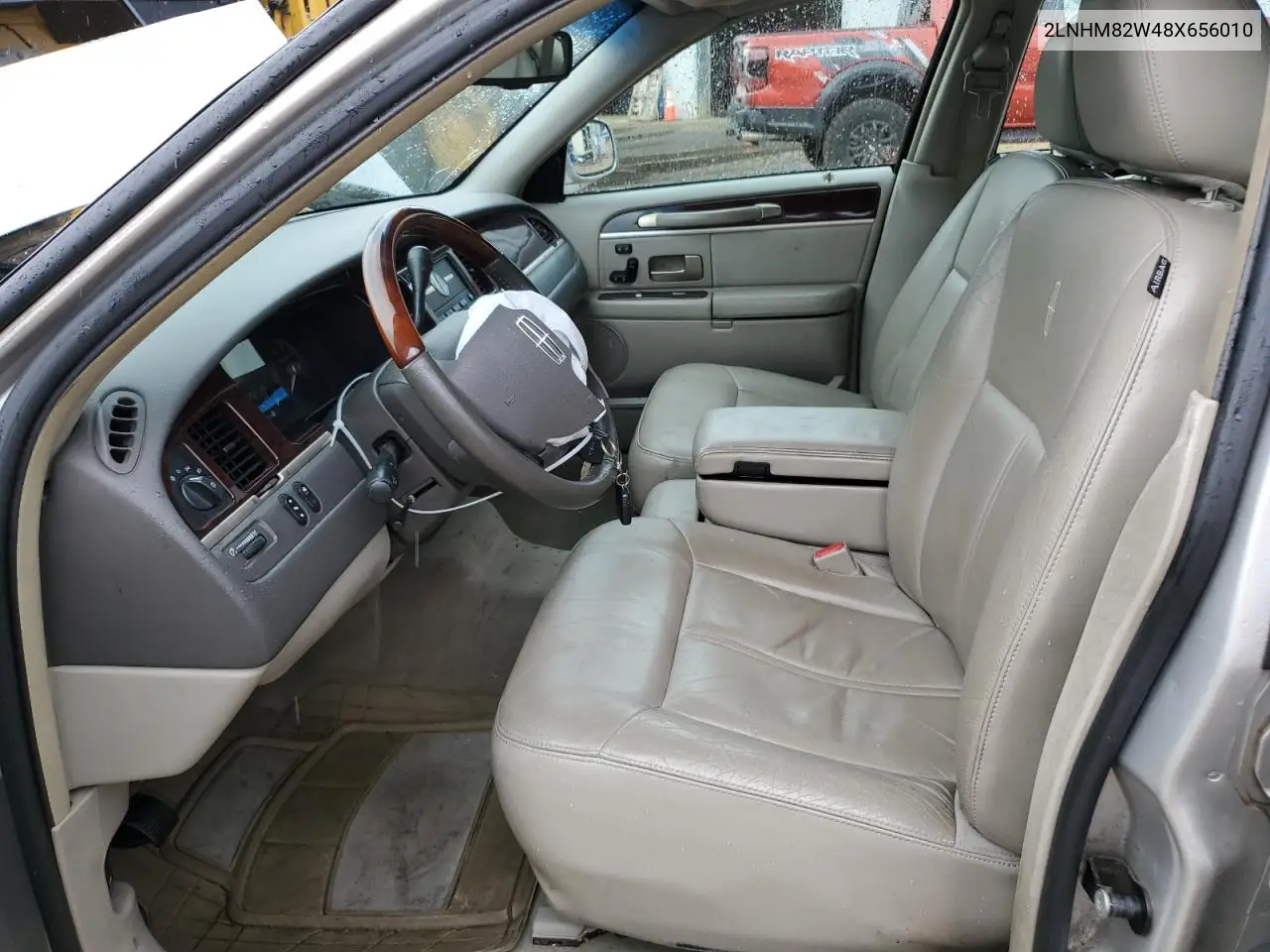 2008 Lincoln Town Car Signature Limited VIN: 2LNHM82W48X656010 Lot: 62636395