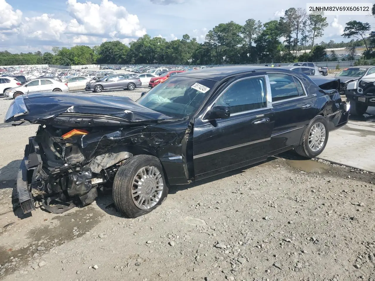 2009 Lincoln Town Car Signature Limited VIN: 2LNHM82V69X606122 Lot: 55114245