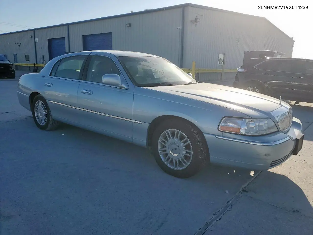 2009 Lincoln Town Car Signature Limited VIN: 2LNHM82V19X614239 Lot: 62202805