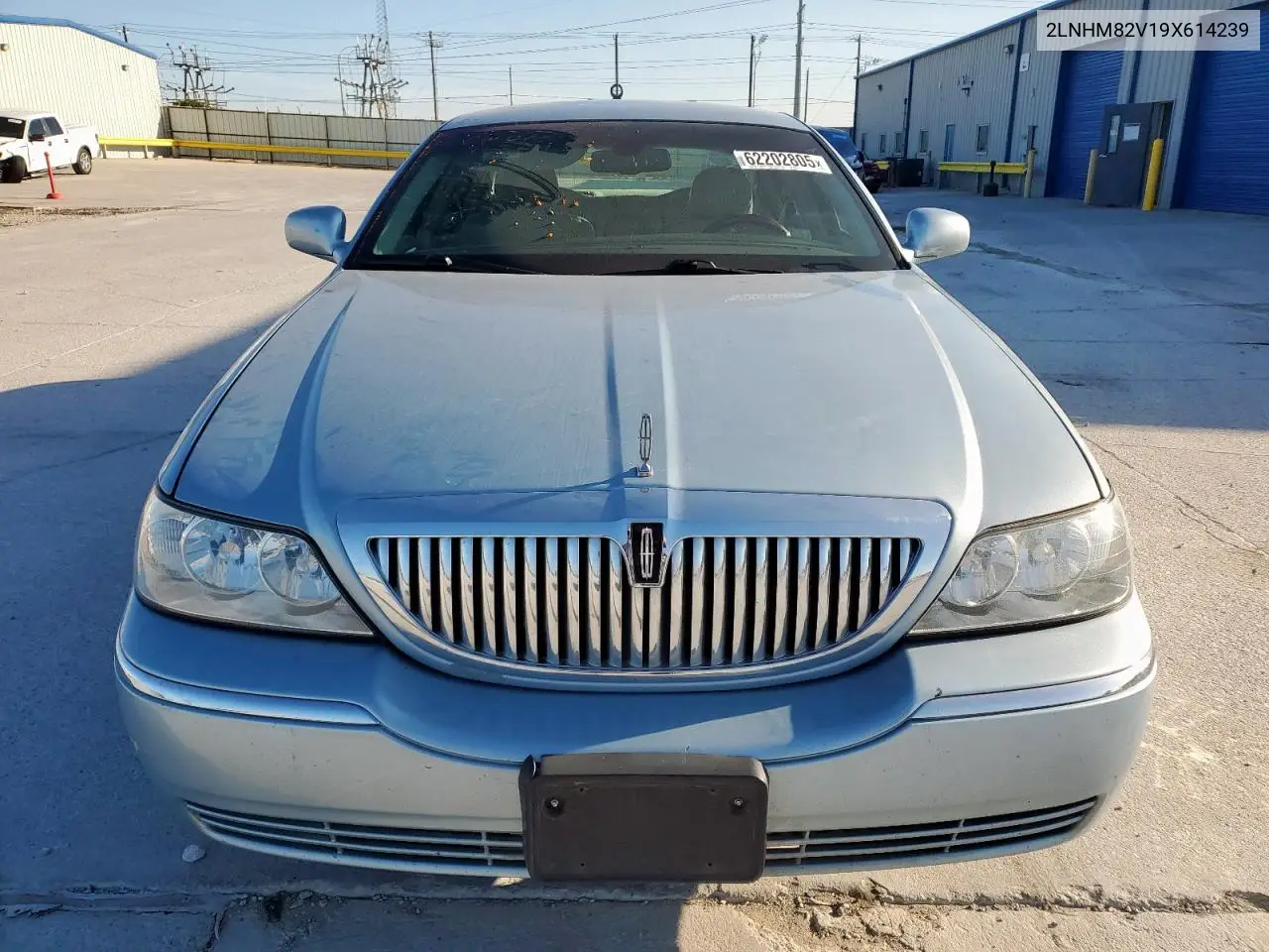 2009 Lincoln Town Car Signature Limited VIN: 2LNHM82V19X614239 Lot: 62202805