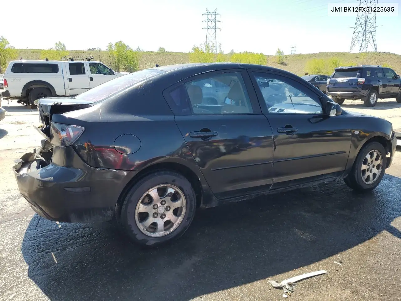 2005 Mazda 3 I VIN: JM1BK12FX51225635 Lot: 56032075