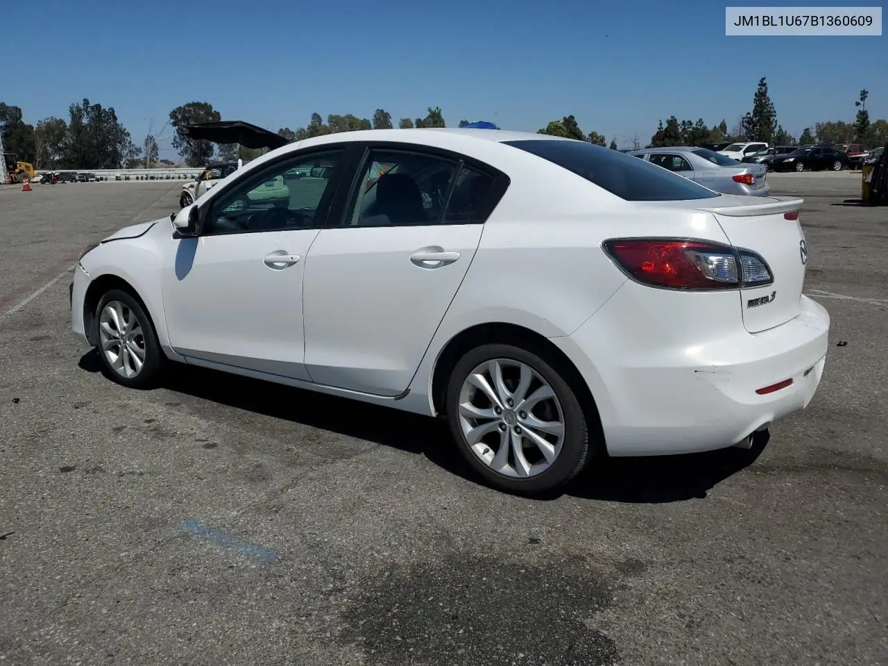 2021 Mazda 3 S VIN: JM1BL1U67B1360609 Lot: 64313405