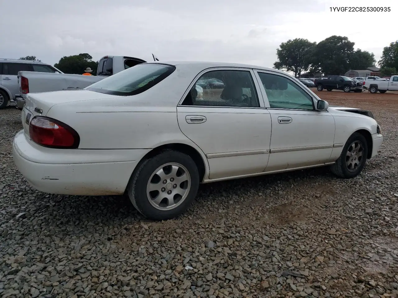 2002 Mazda 626 Lx VIN: 1YVGF22C825300935 Lot: 60918525