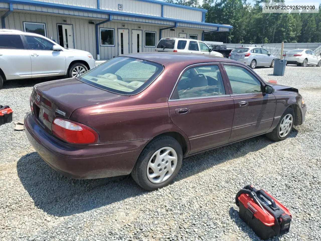 2002 Mazda 626 Lx VIN: 1YVGF22C925299200 Lot: 61741055