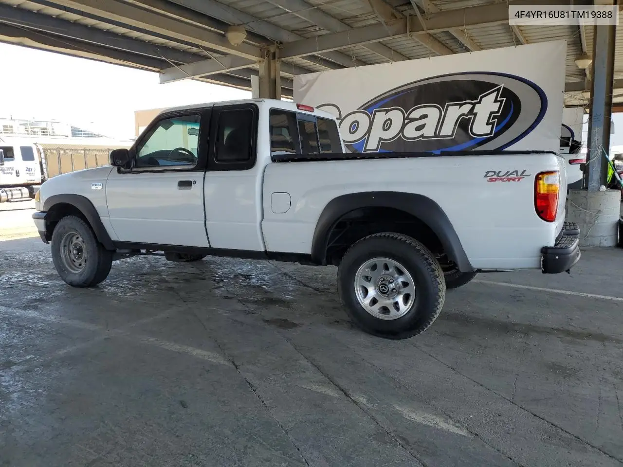 2001 Mazda B3000 Cab Plus VIN: 4F4YR16U81TM19388 Lot: 61783525
