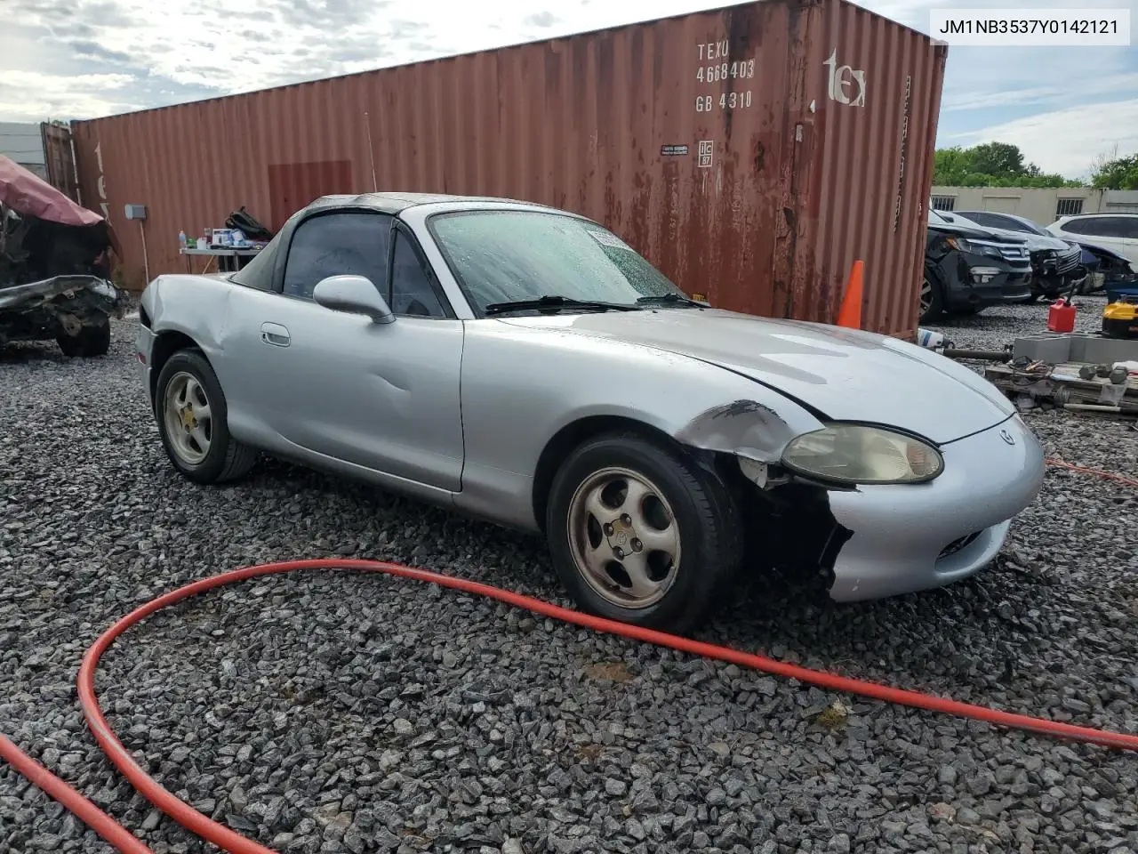 2000 Mazda Mx-5 Miata Base VIN: JM1NB3537Y0142121 Lot: 55921515