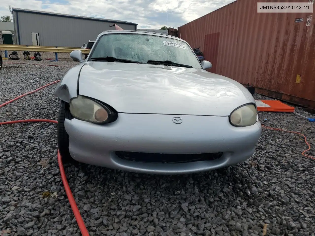2000 Mazda Mx-5 Miata Base VIN: JM1NB3537Y0142121 Lot: 55921515