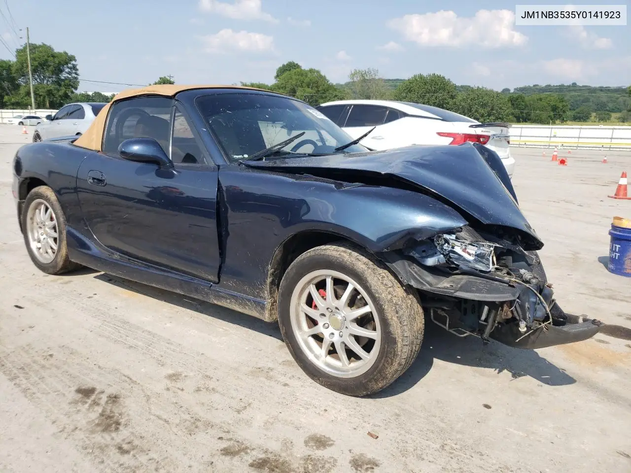 2000 Mazda Mx-5 Miata Base VIN: JM1NB3535Y0141923 Lot: 59676545