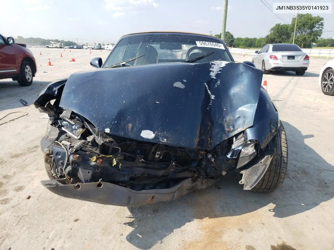 2000 Mazda Mx-5 Miata Base VIN: JM1NB3535Y0141923 Lot: 59676545