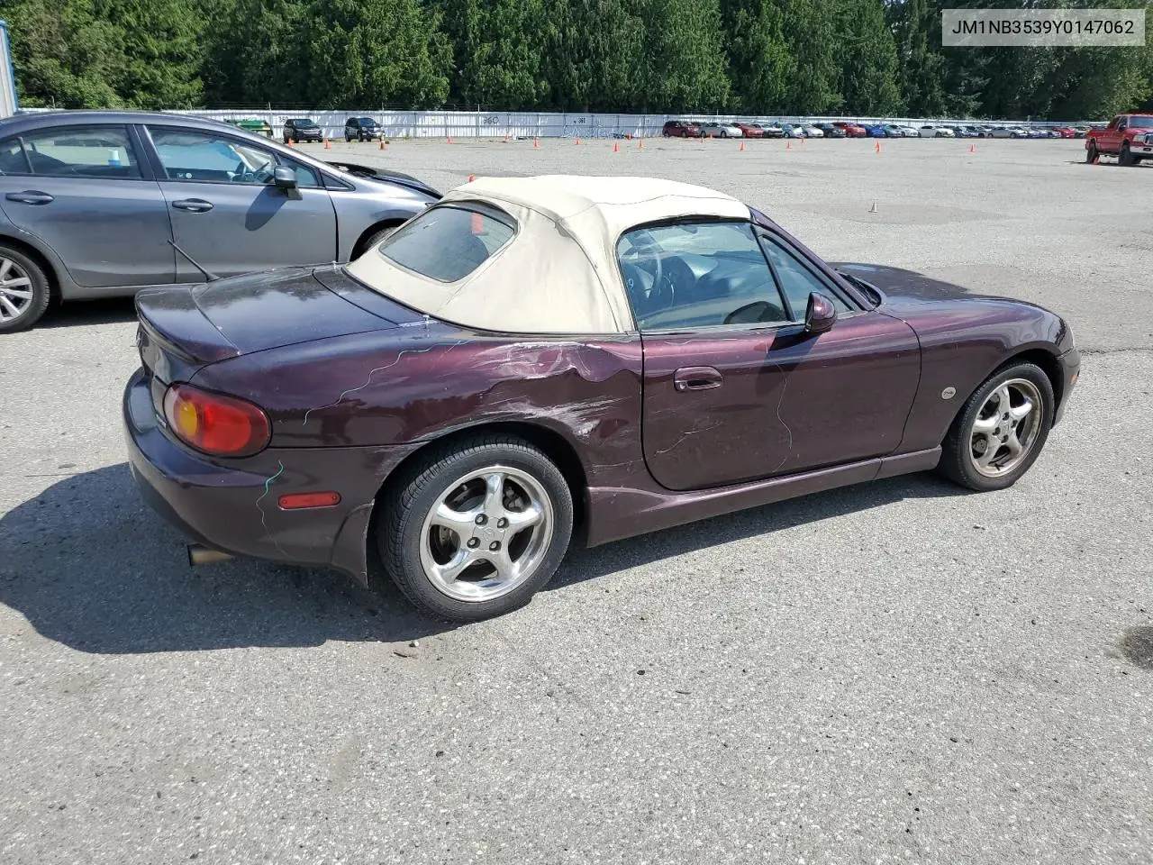 2000 Mazda Mx-5 Miata Base VIN: JM1NB3539Y0147062 Lot: 60868195
