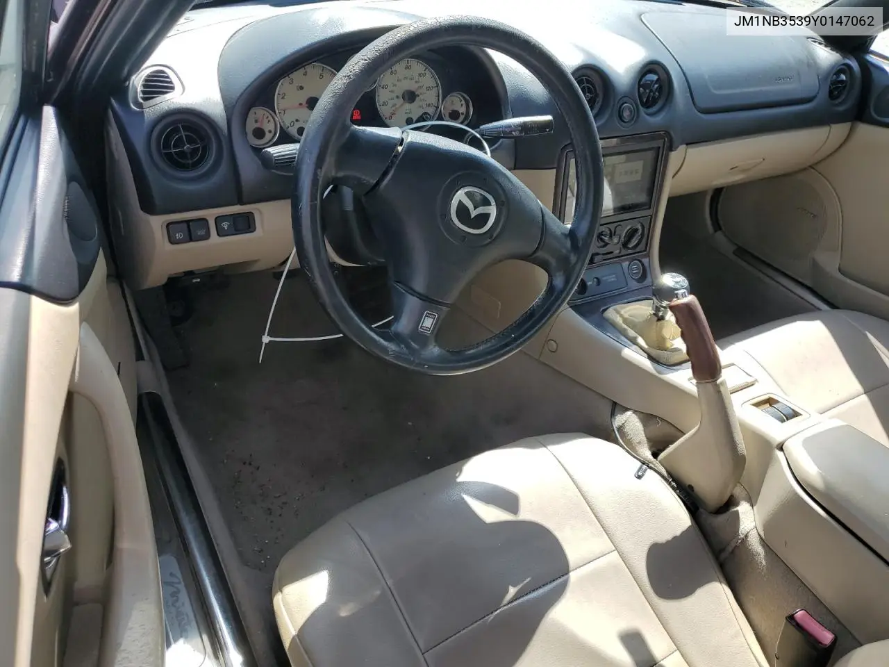 2000 Mazda Mx-5 Miata Base VIN: JM1NB3539Y0147062 Lot: 60868195