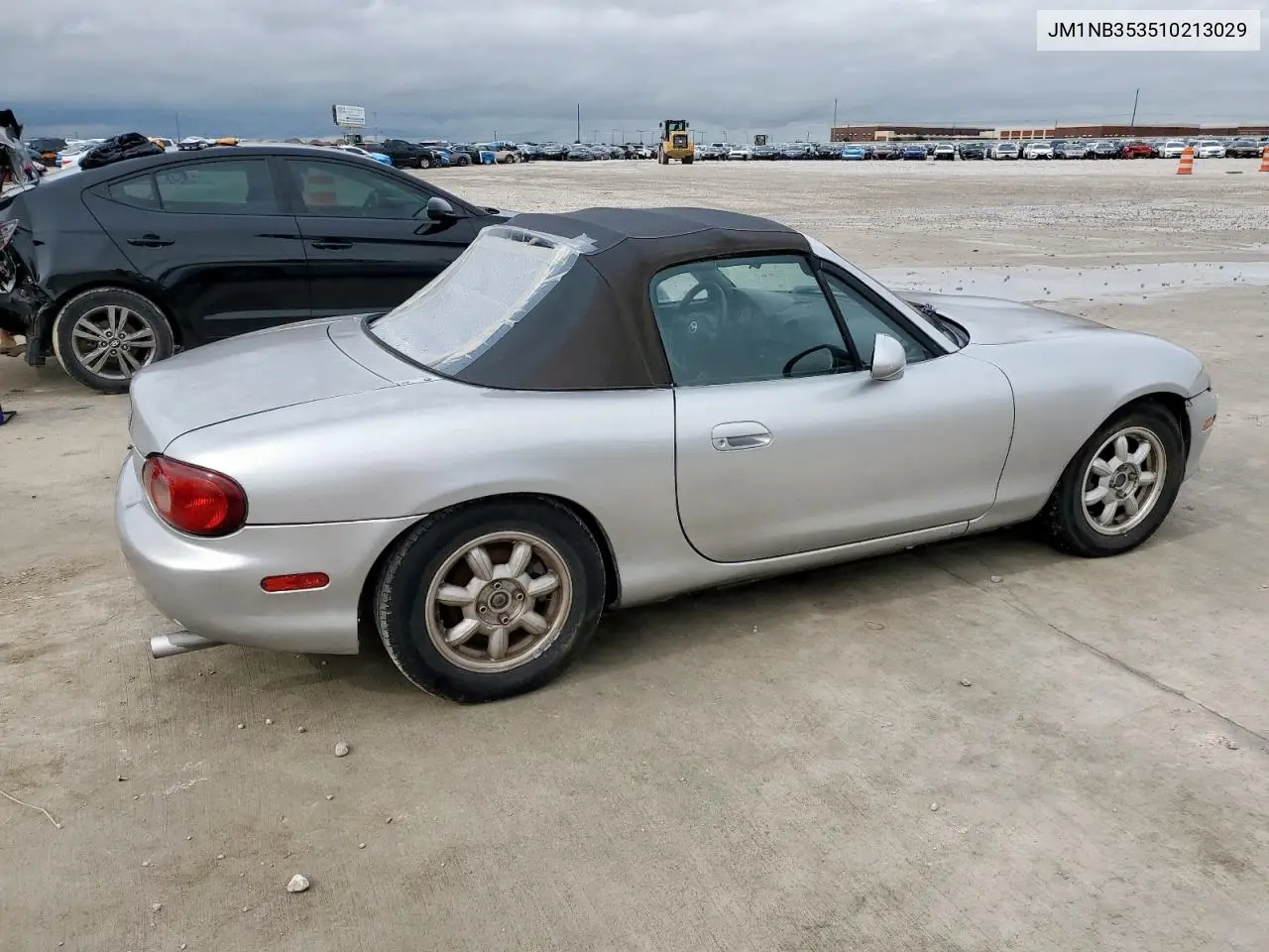 2001 Mazda Mx-5 Miata Base VIN: JM1NB353510213029 Lot: 60668405