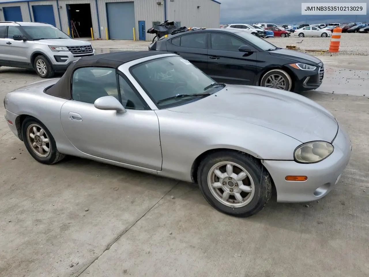 2001 Mazda Mx-5 Miata Base VIN: JM1NB353510213029 Lot: 60668405