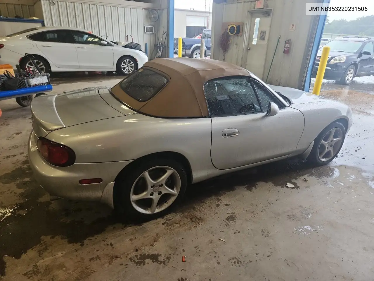 2002 Mazda Mx-5 Miata Base VIN: JM1NB353220231506 Lot: 61336185