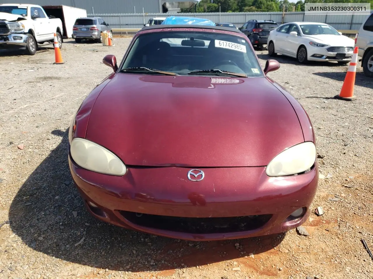 2003 Mazda Mx-5 Miata Base VIN: JM1NB353230300311 Lot: 61742985