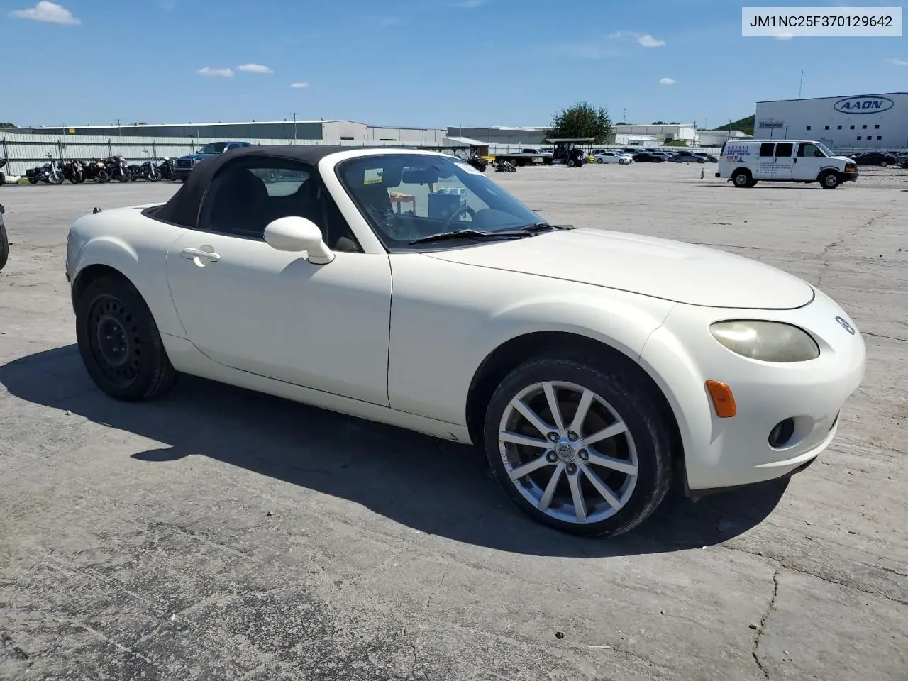 2007 Mazda Mx-5 Miata VIN: JM1NC25F370129642 Lot: 55272885