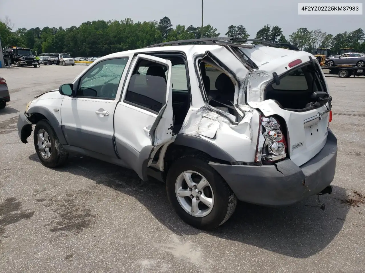 2005 Mazda Tribute I VIN: 4F2YZ02Z25KM37983 Lot: 57021535