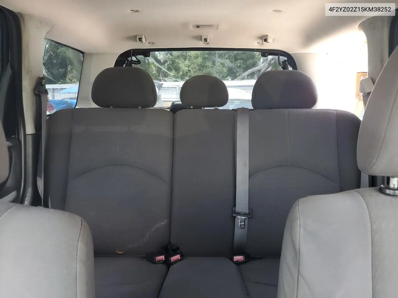 2005 Mazda Tribute I VIN: 4F2YZ02Z15KM38252 Lot: 57433385