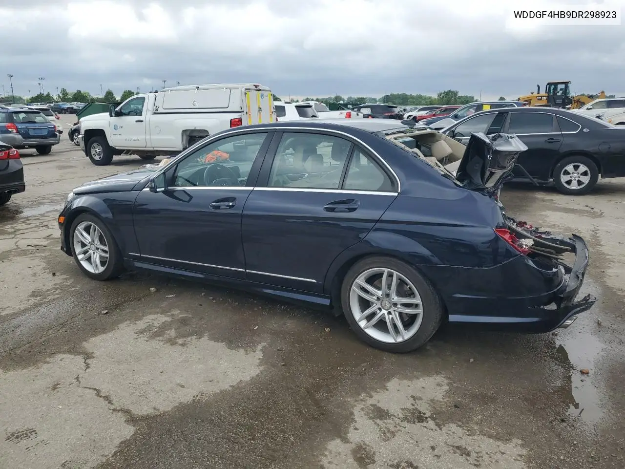 2013 Mercedes-Benz C 250 VIN: WDDGF4HB9DR298923 Lot: 56575025