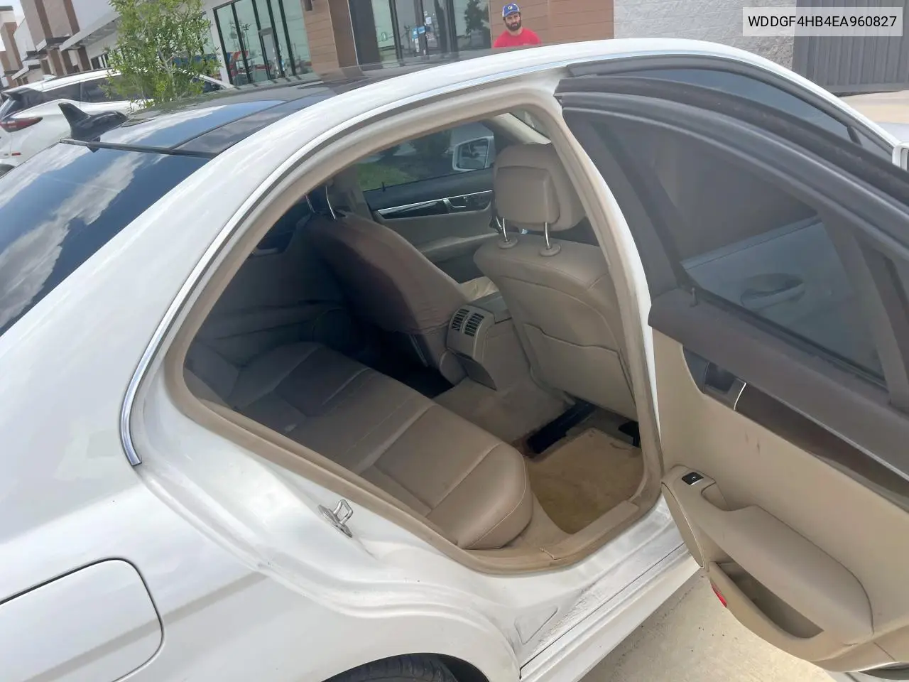 2014 Mercedes-Benz C 250 VIN: WDDGF4HB4EA960827 Lot: 65415035