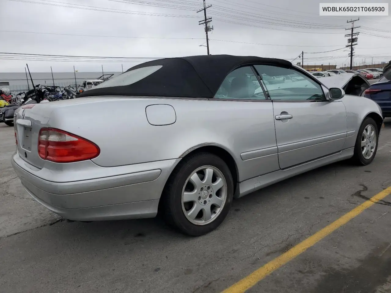 2001 Mercedes-Benz Clk 320 VIN: WDBLK65G21T065930 Lot: 55821005