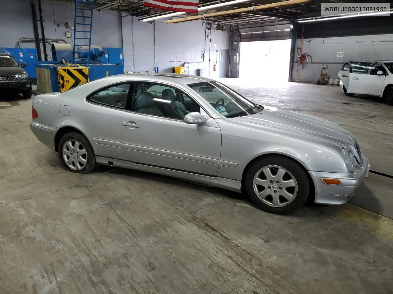 2001 Mercedes-Benz Clk 320 VIN: WDBLJ65G01T081955 Lot: 58669435