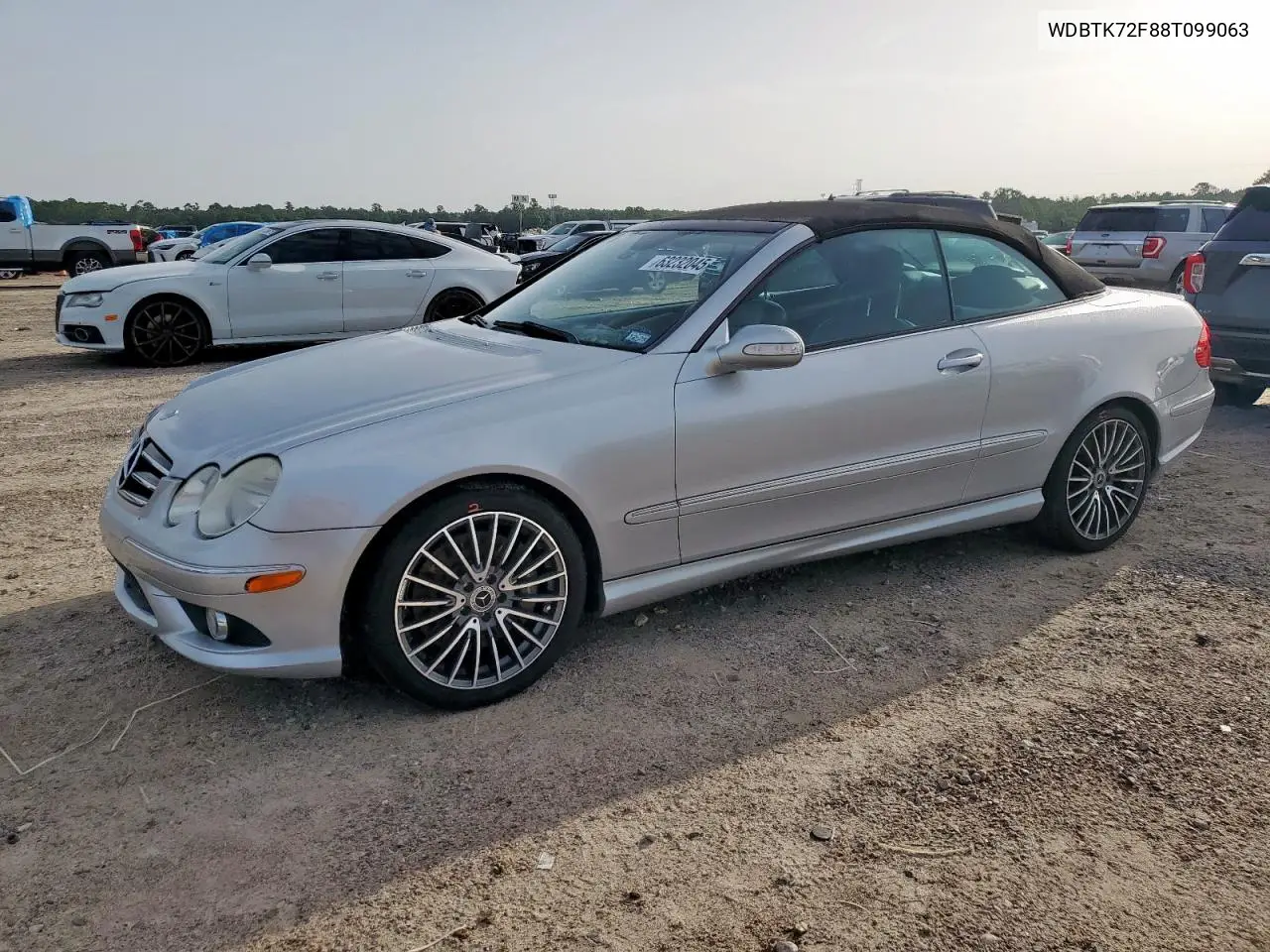 2008 Mercedes-Benz Clk 550 VIN: WDBTK72F88T099063 Lot: 63232045