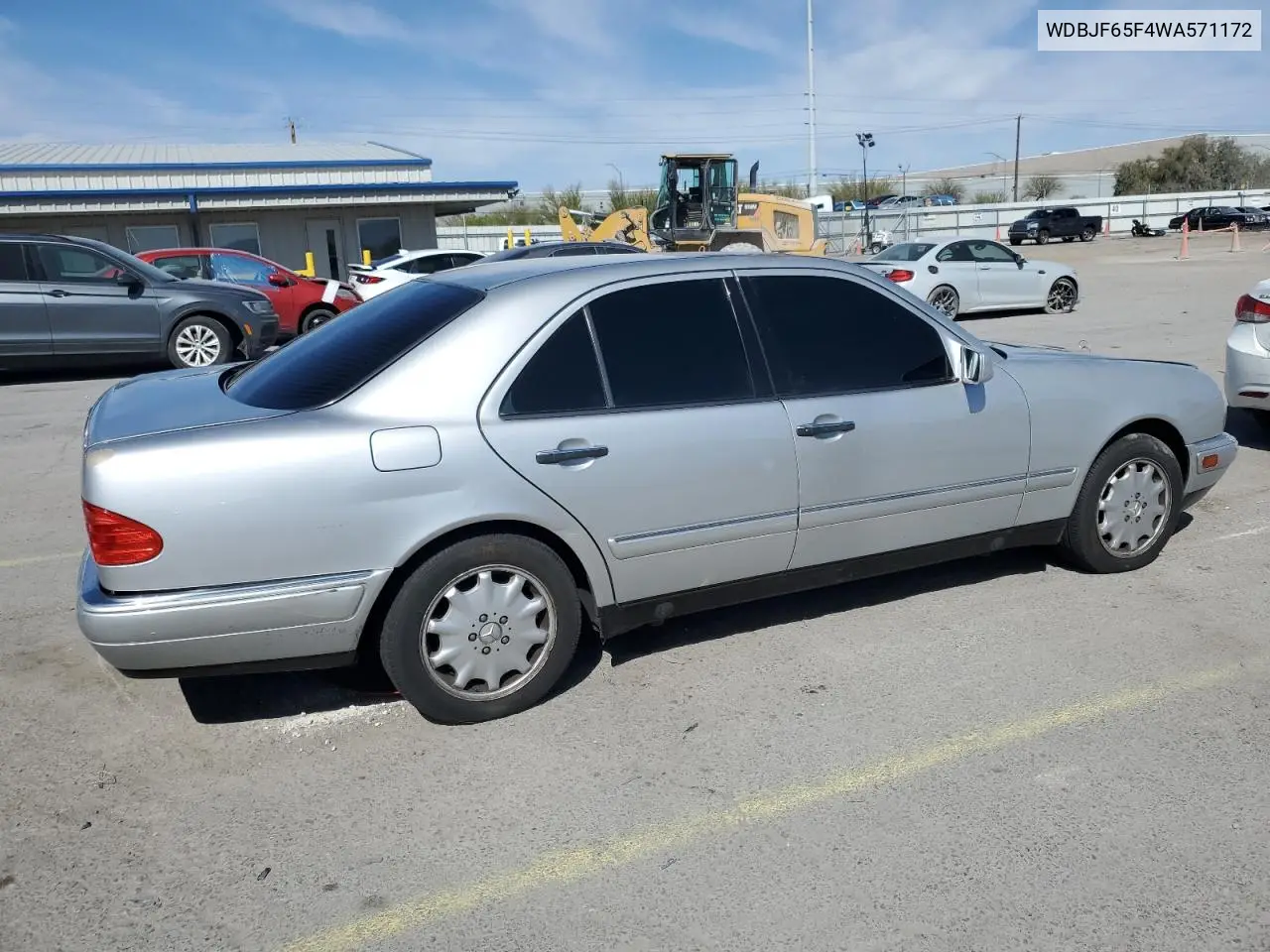 1998 Mercedes-Benz E 320 VIN: WDBJF65F4WA571172 Lot: 52113525