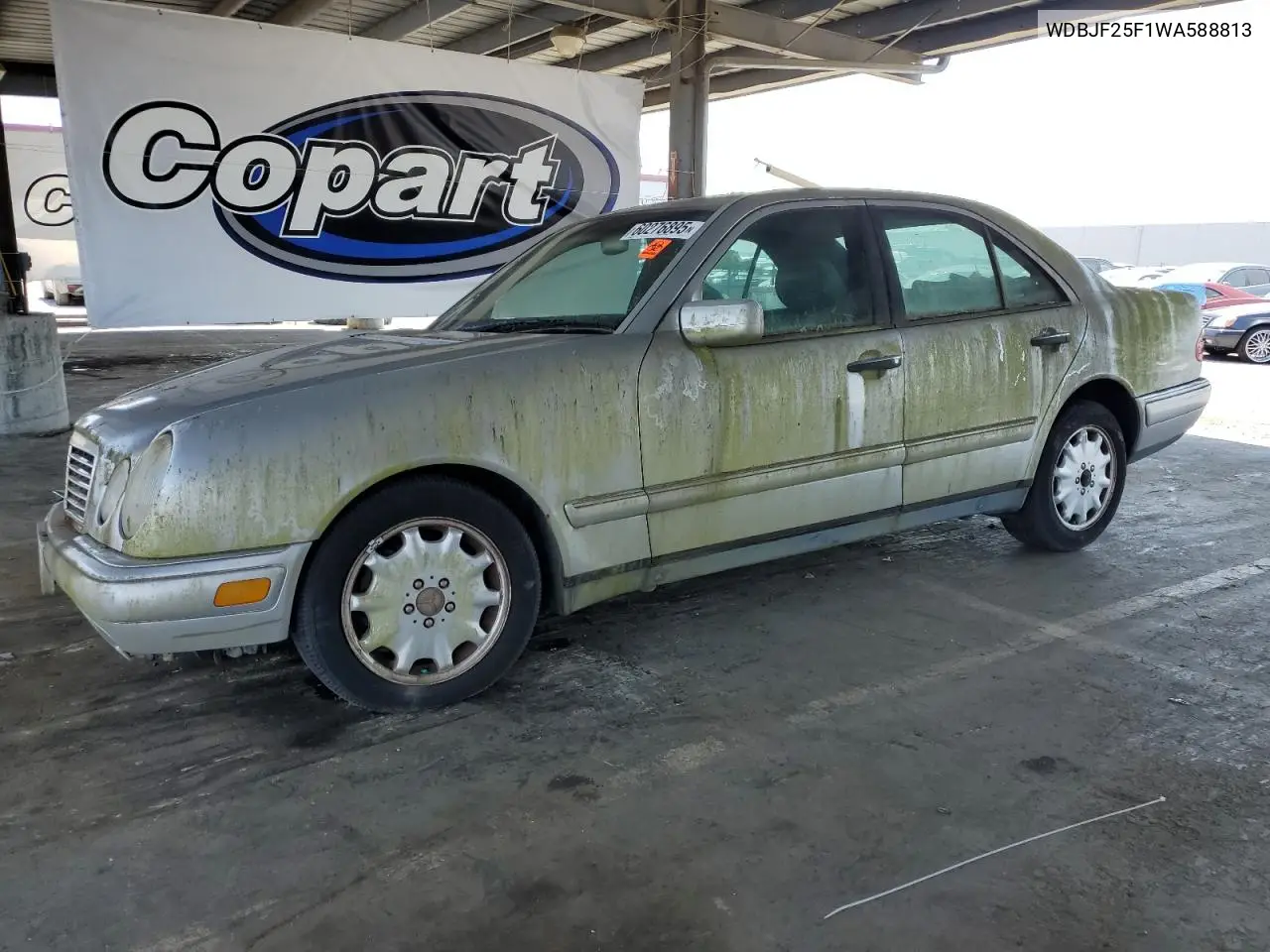 1998 Mercedes-Benz E 300Td VIN: WDBJF25F1WA588813 Lot: 60276895