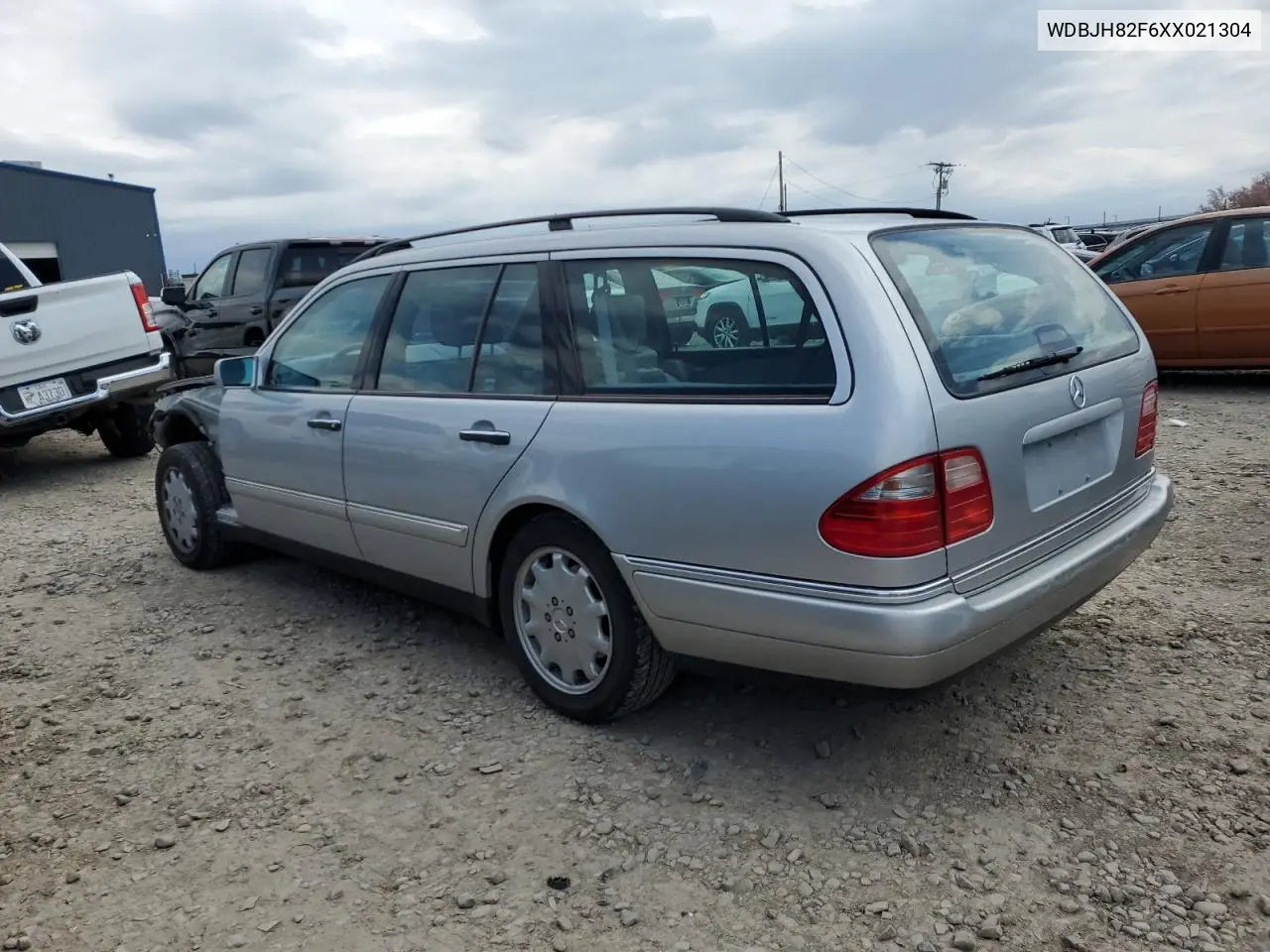 1999 Mercedes-Benz E 320 4Matic VIN: WDBJH82F6XX021304 Lot: 54343735