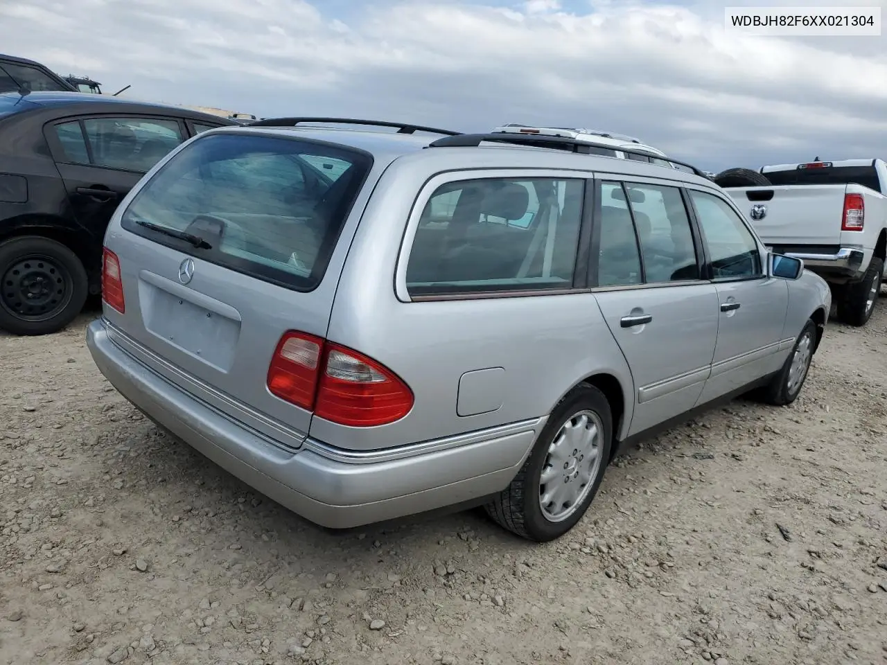 1999 Mercedes-Benz E 320 4Matic VIN: WDBJH82F6XX021304 Lot: 54343735