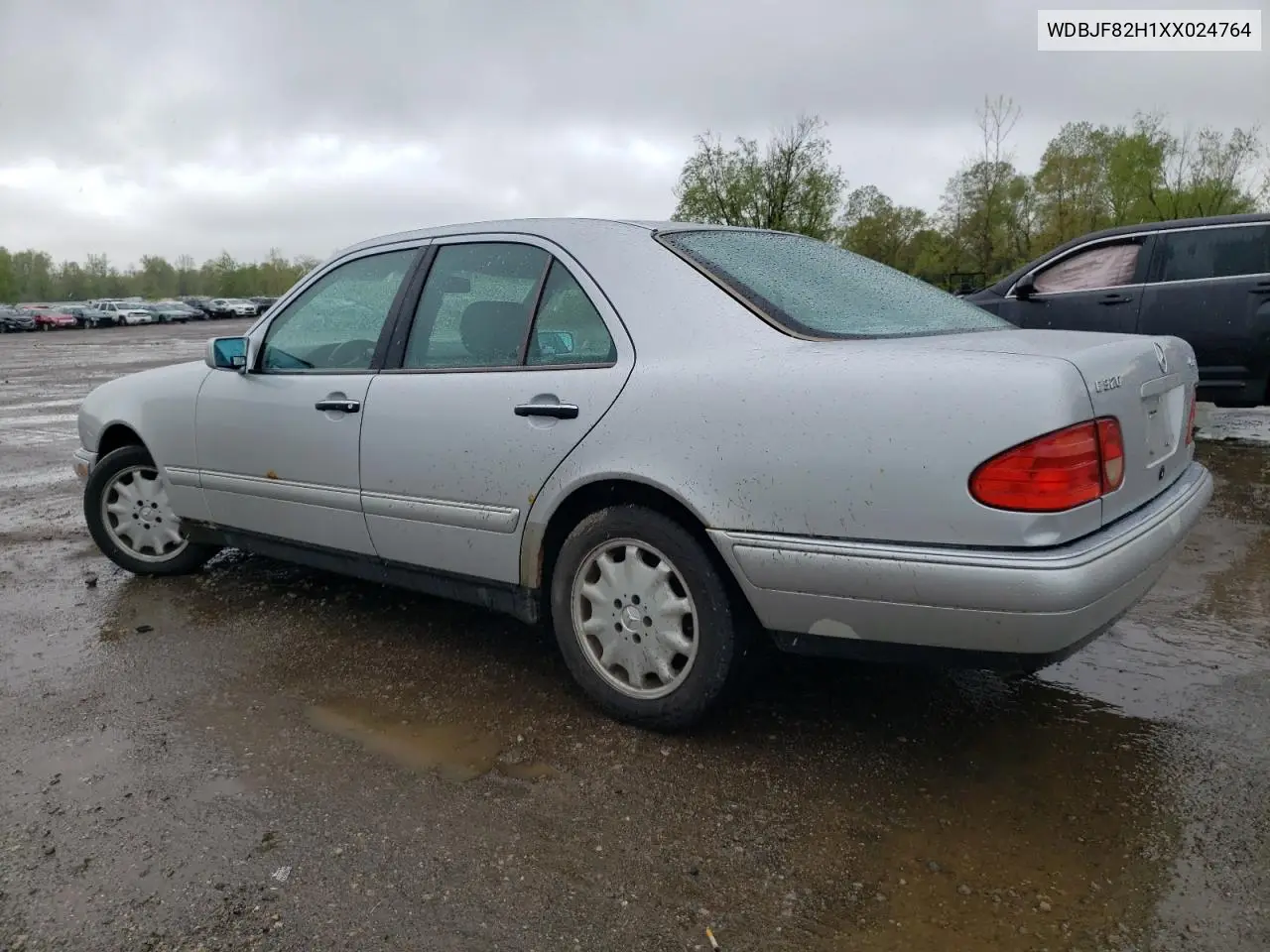 1999 Mercedes-Benz E 320 4Matic VIN: WDBJF82H1XX024764 Lot: 55839215