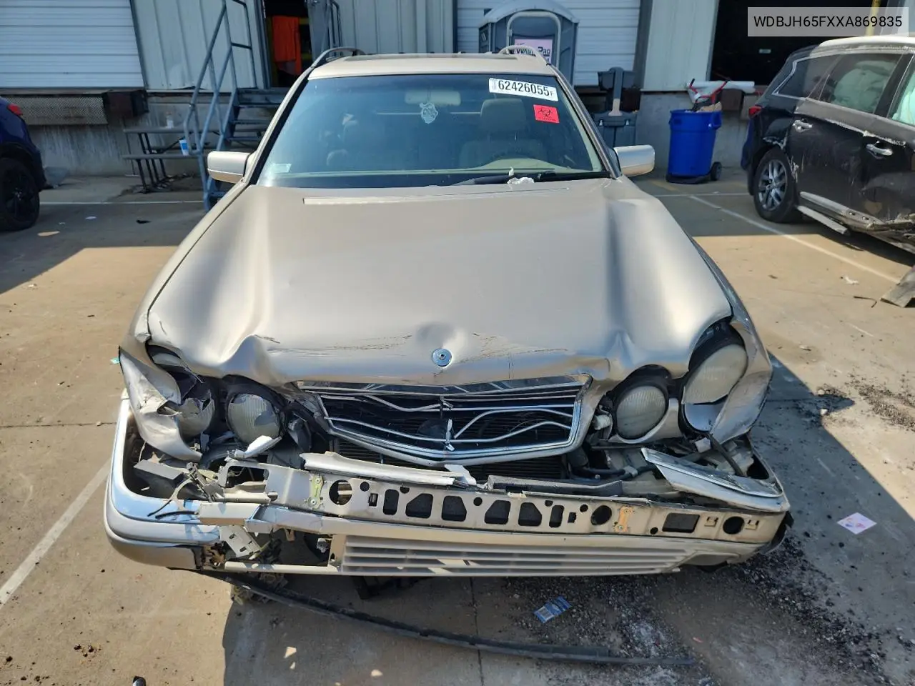 1999 Mercedes-Benz E 320 VIN: WDBJH65FXXA869835 Lot: 62426055