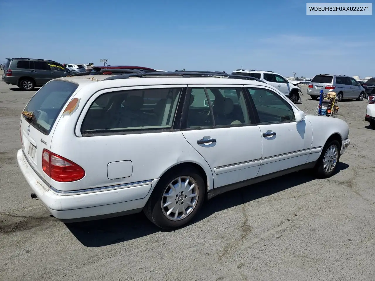 1999 Mercedes-Benz E 320 4Matic VIN: WDBJH82F0XX022271 Lot: 62675895