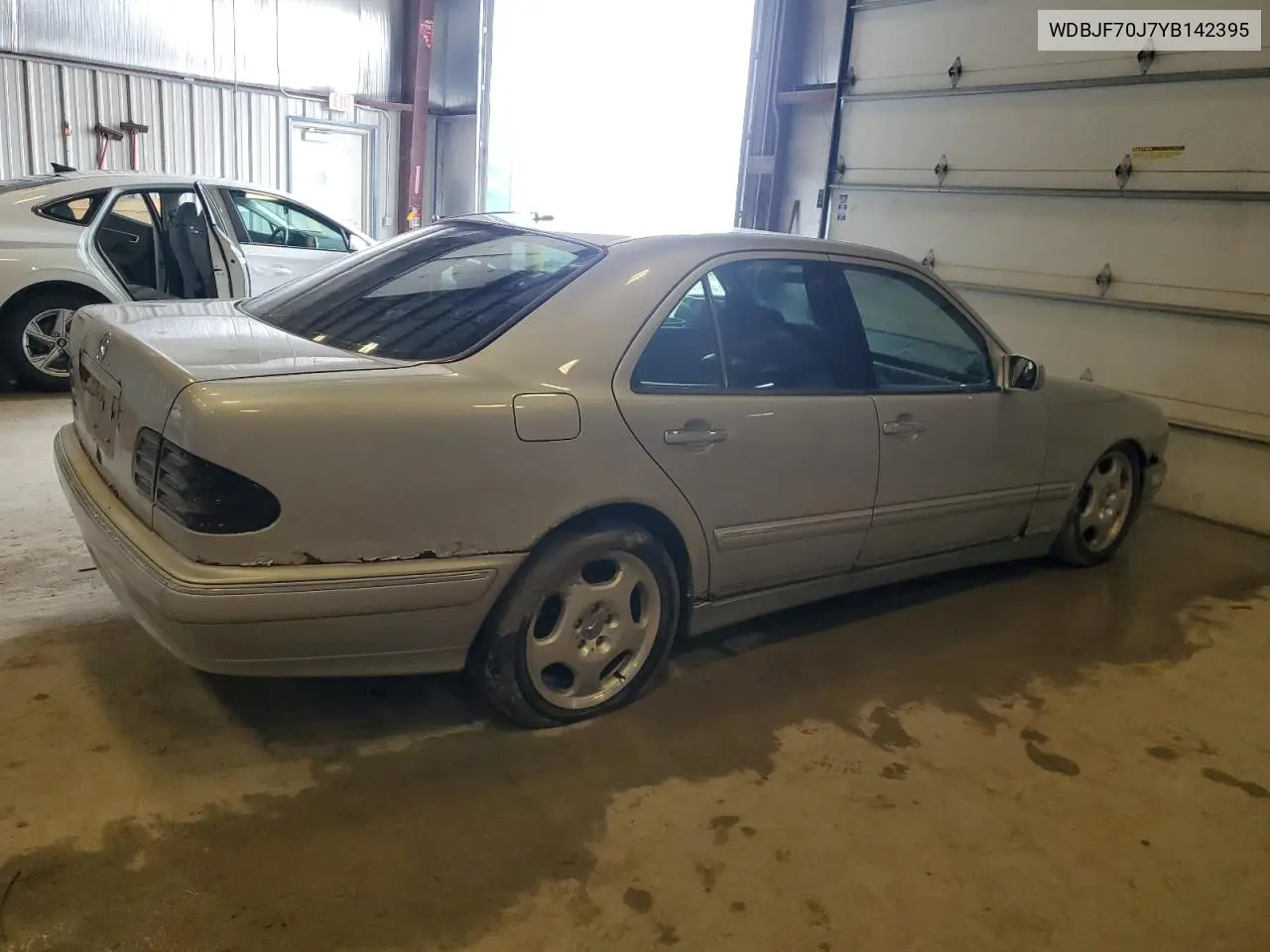 2000 Mercedes-Benz E 430 VIN: WDBJF70J7YB142395 Lot: 53849225