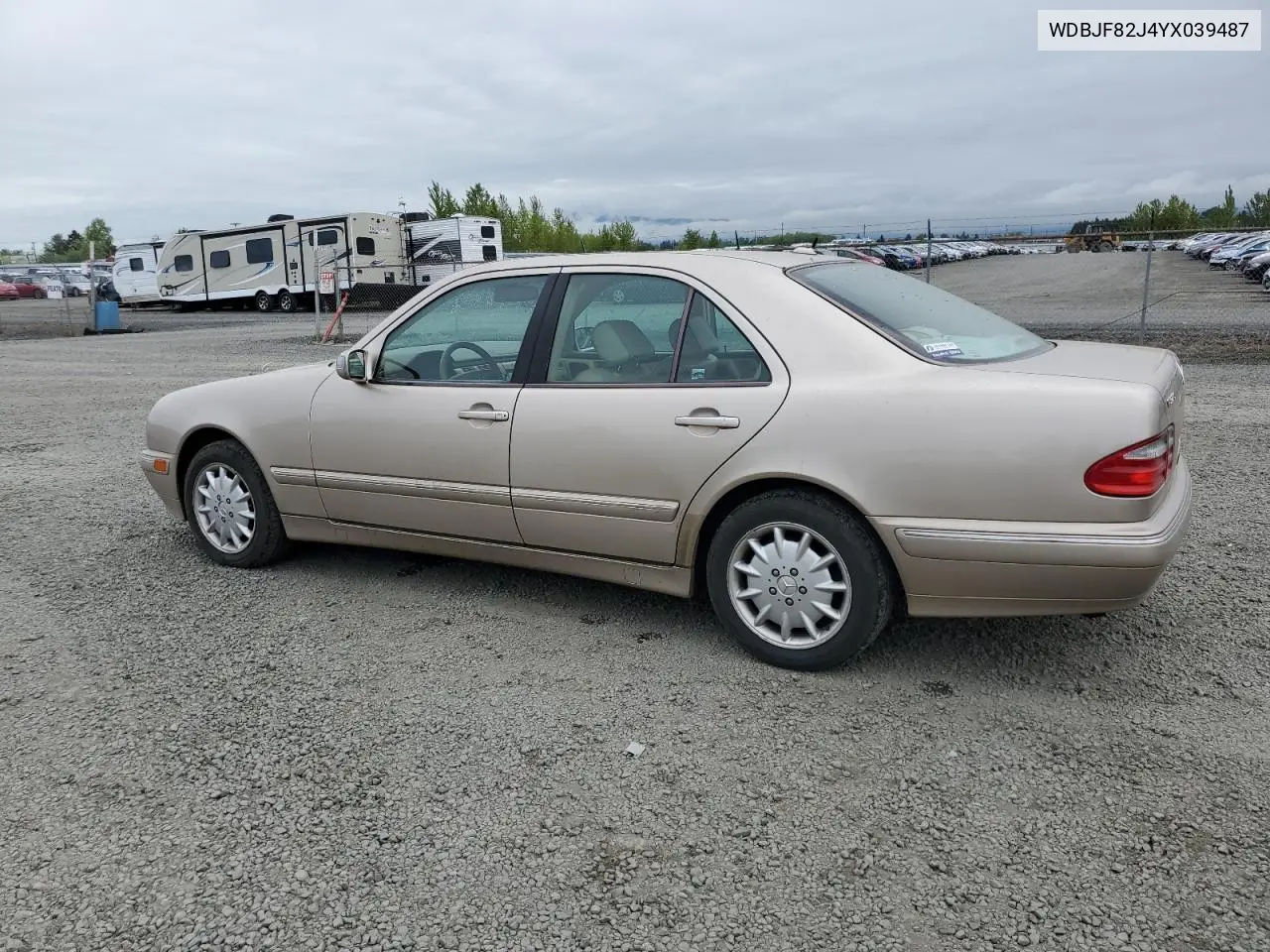 2000 Mercedes-Benz E 320 4Matic VIN: WDBJF82J4YX039487 Lot: 54980315