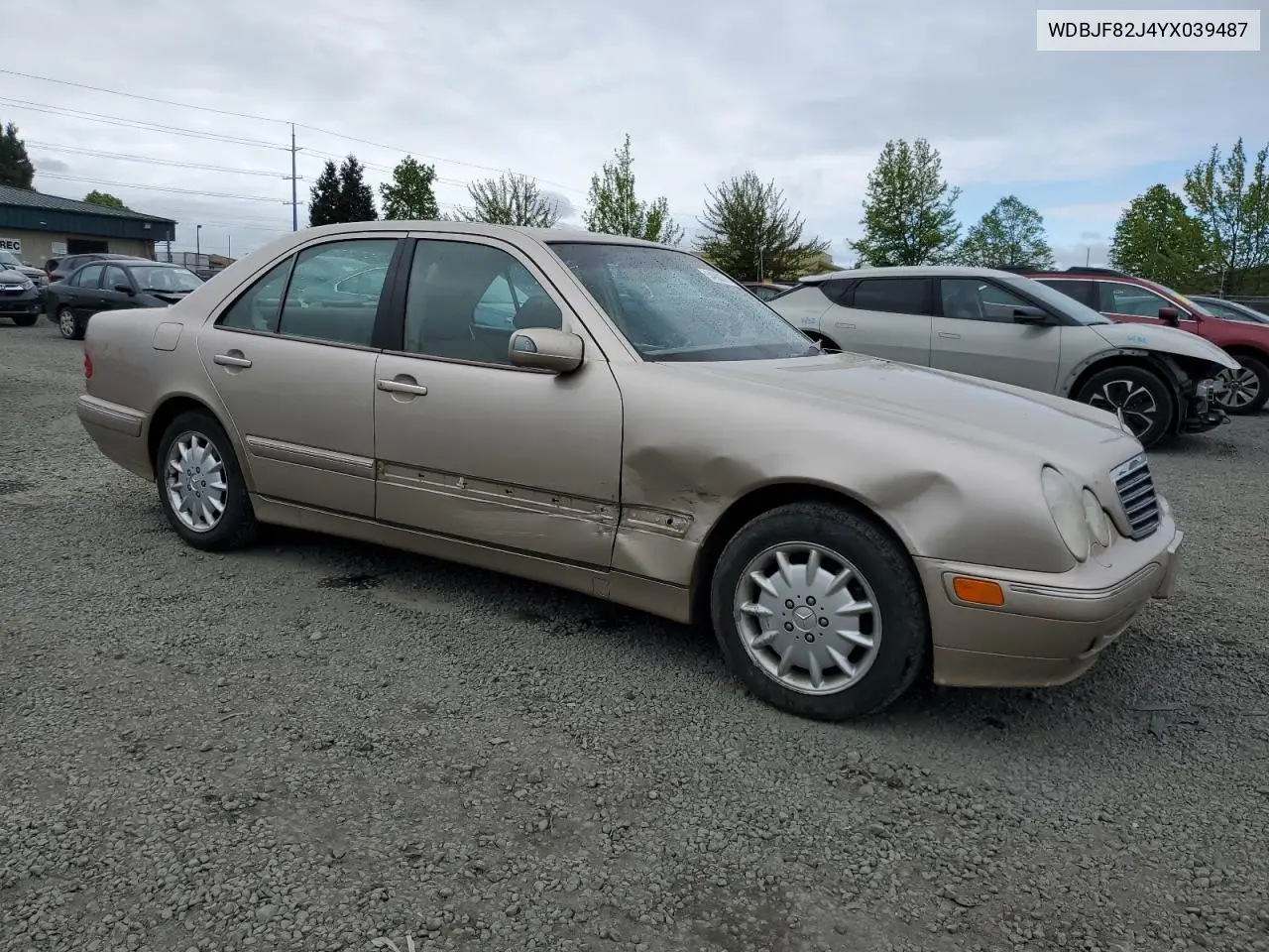 2000 Mercedes-Benz E 320 4Matic VIN: WDBJF82J4YX039487 Lot: 54980315