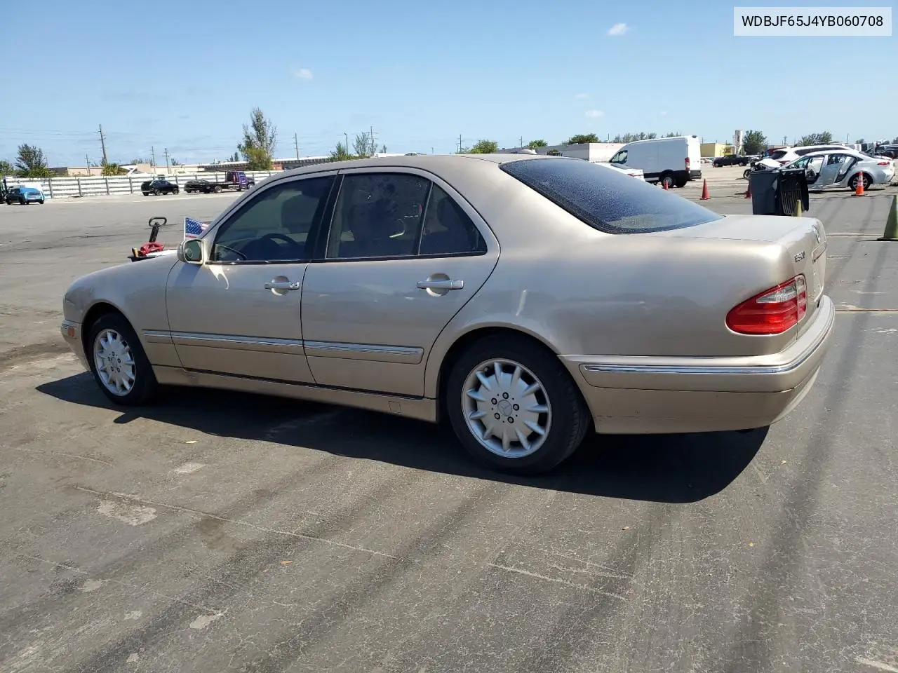 2000 Mercedes-Benz E 320 VIN: WDBJF65J4YB060708 Lot: 54981615