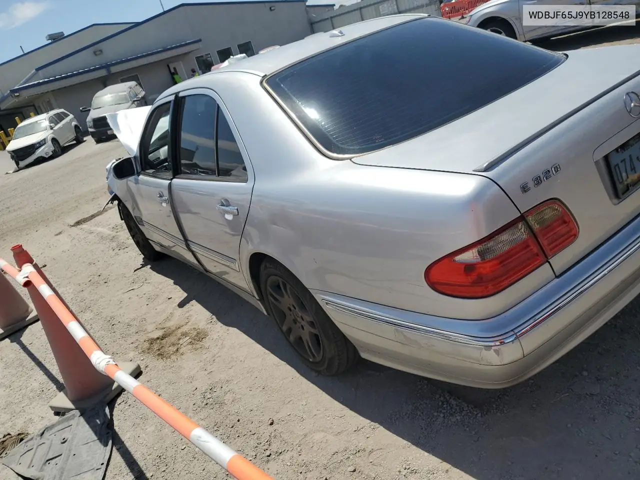 2000 Mercedes-Benz E 320 VIN: WDBJF65J9YB128548 Lot: 55647275
