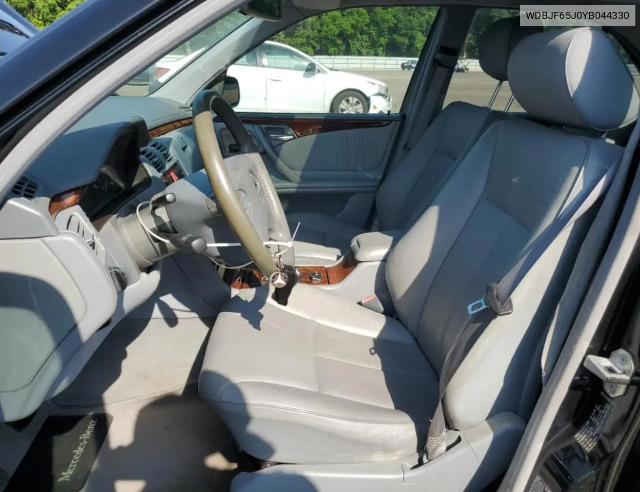 2000 Mercedes-Benz E 320 VIN: WDBJF65J0YB044330 Lot: 61256165
