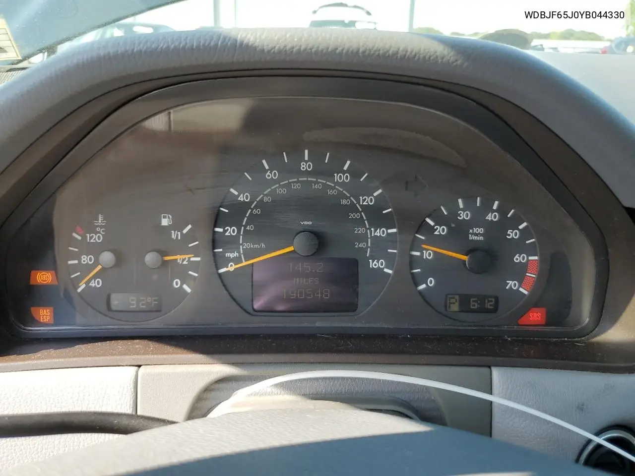 2000 Mercedes-Benz E 320 VIN: WDBJF65J0YB044330 Lot: 61256165