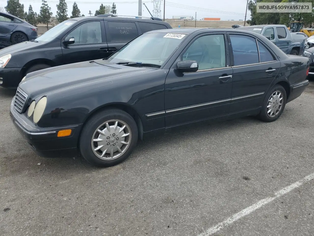 2000 Mercedes-Benz E 320 VIN: WDBJF65G9YA957873 Lot: 61720345