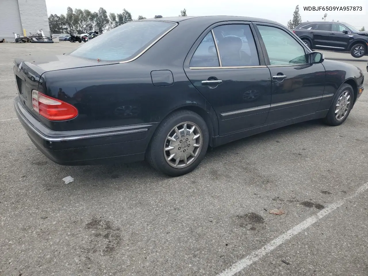 2000 Mercedes-Benz E 320 VIN: WDBJF65G9YA957873 Lot: 61720345