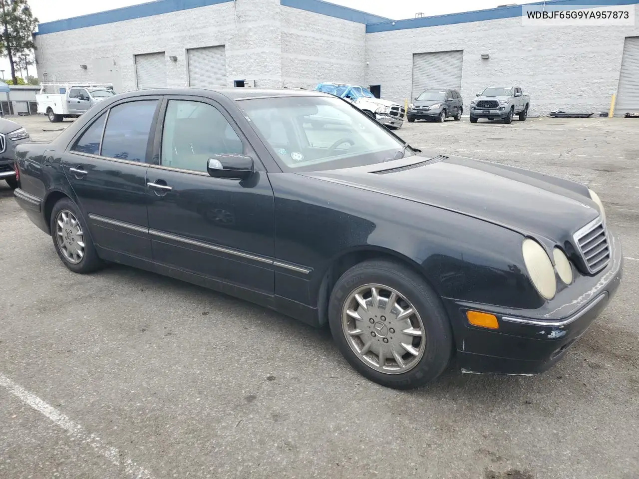 2000 Mercedes-Benz E 320 VIN: WDBJF65G9YA957873 Lot: 61720345