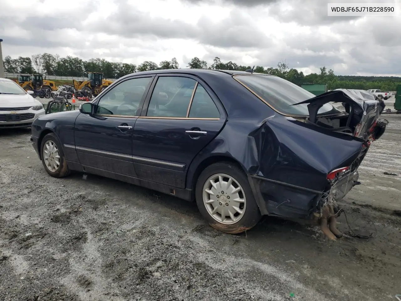 2001 Mercedes-Benz E 320 VIN: WDBJF65J71B228590 Lot: 59752165