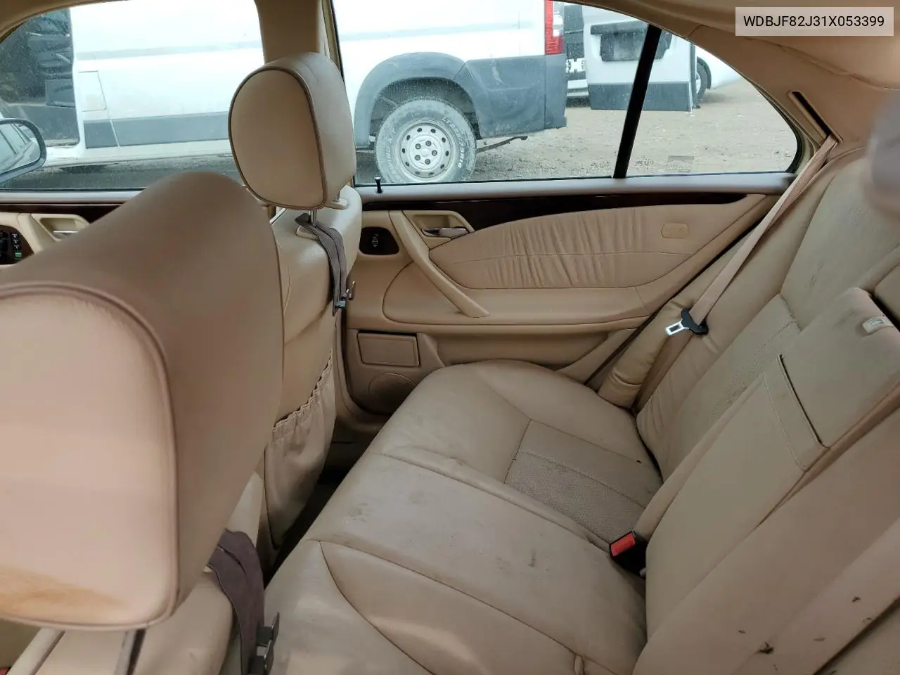 2001 Mercedes-Benz E 320 4Matic VIN: WDBJF82J31X053399 Lot: 60511895
