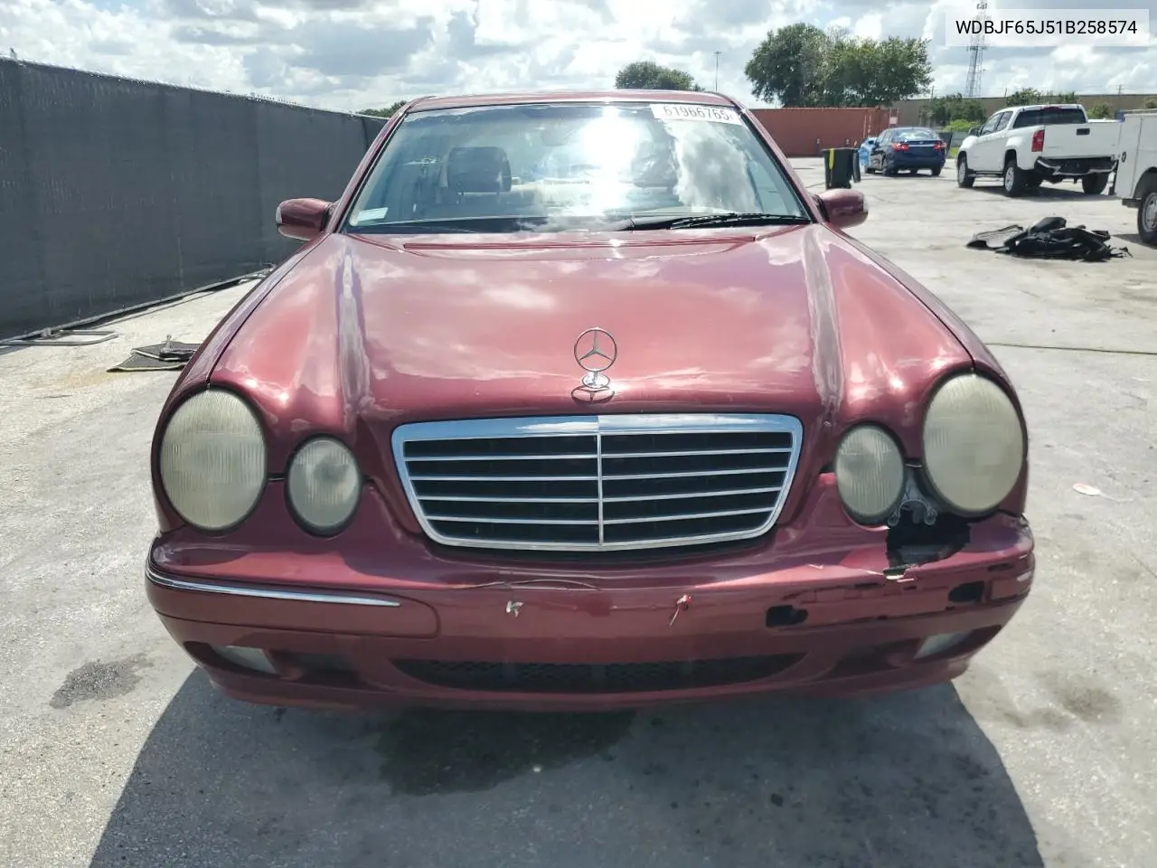 2001 Mercedes-Benz E 320 VIN: WDBJF65J51B258574 Lot: 61966765