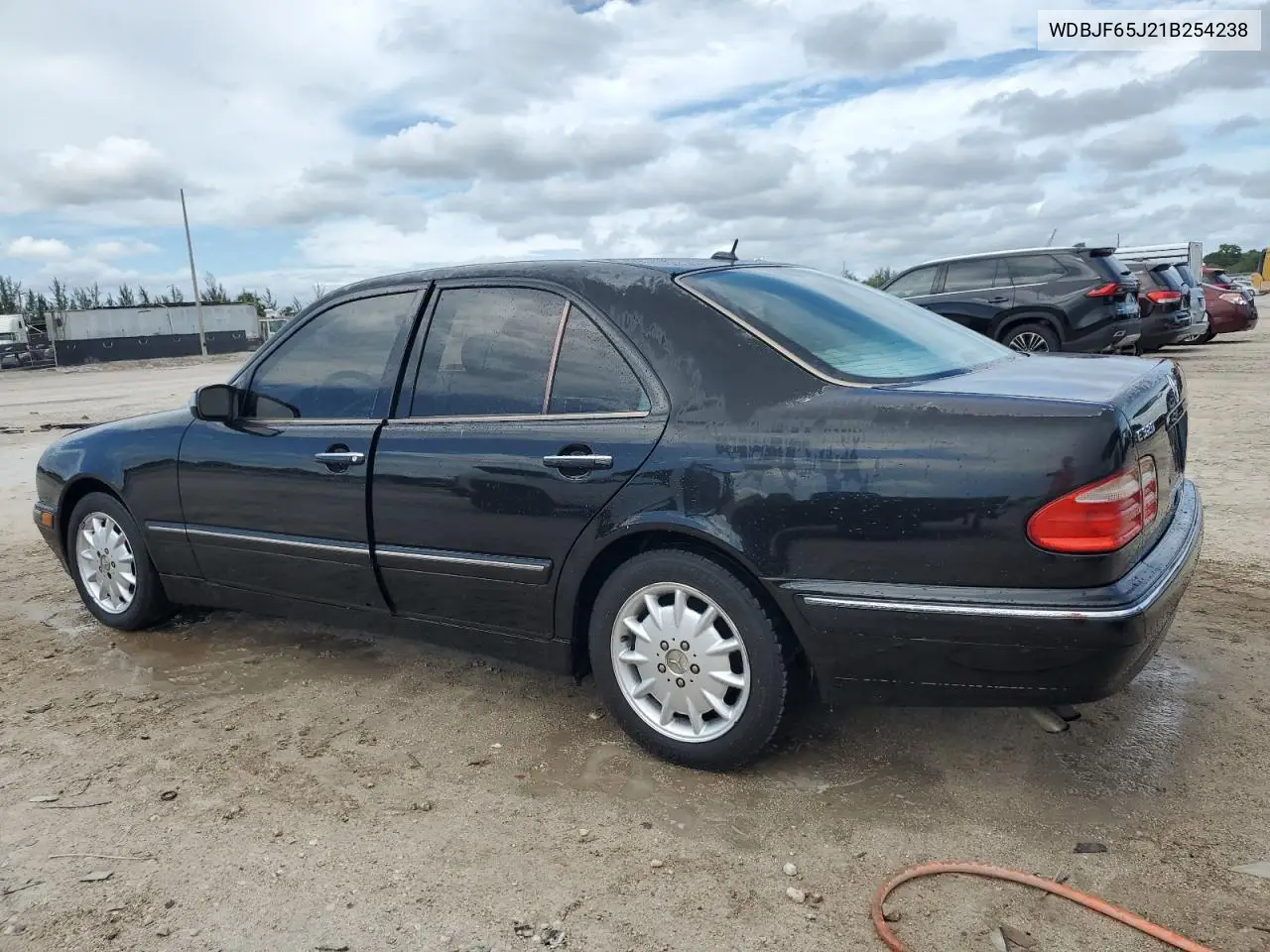 2001 Mercedes-Benz E 320 VIN: WDBJF65J21B254238 Lot: 62683325