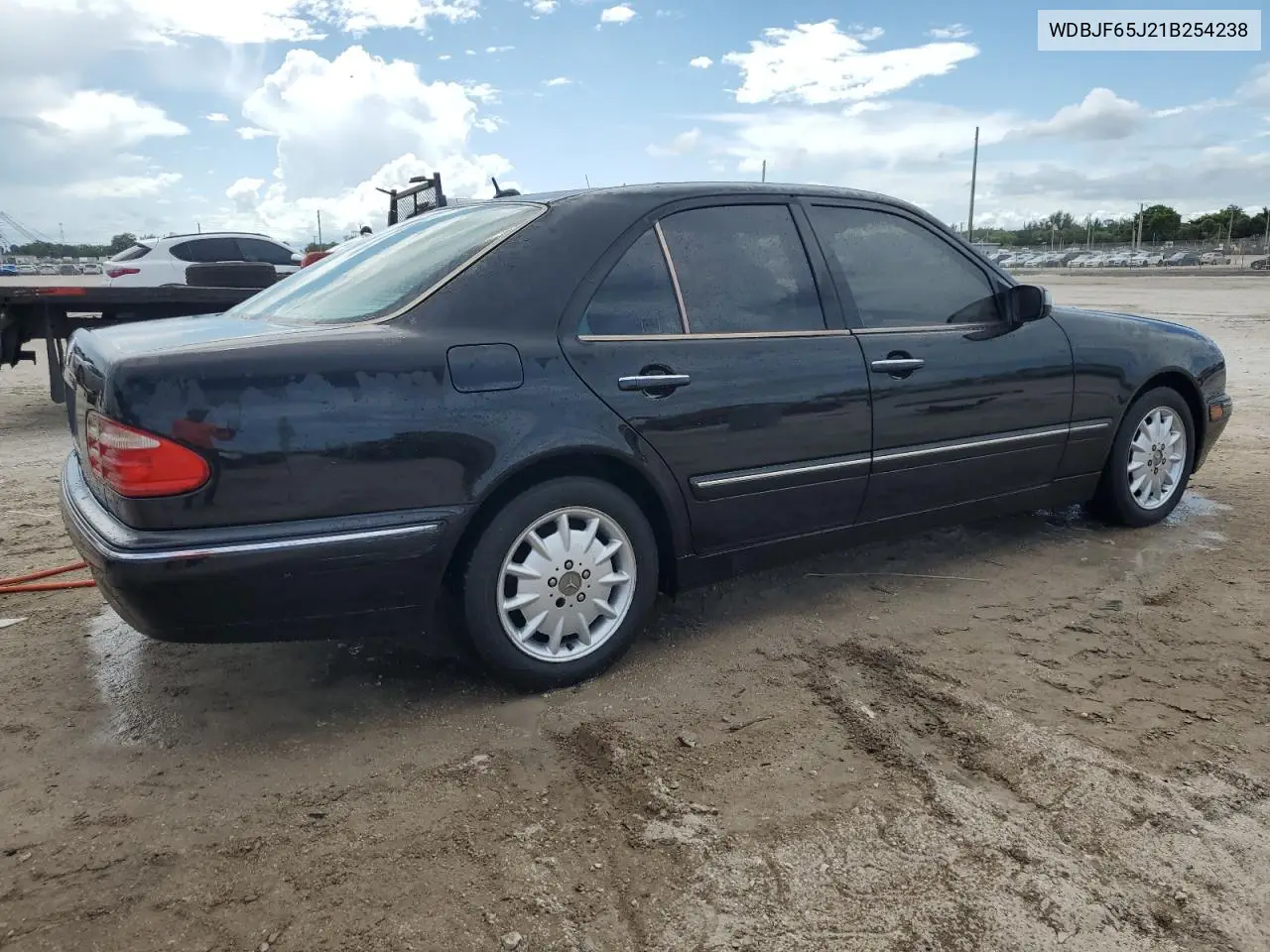 2001 Mercedes-Benz E 320 VIN: WDBJF65J21B254238 Lot: 62683325